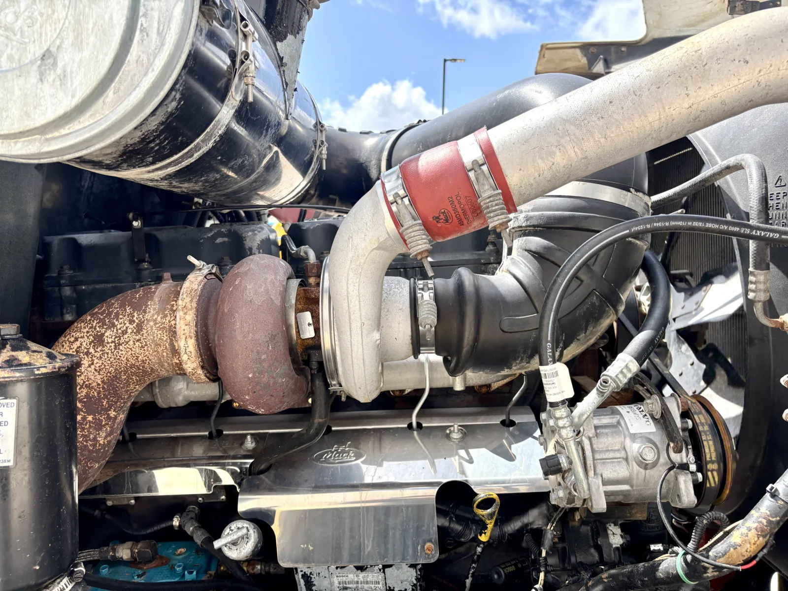 2000 Mack - image 12