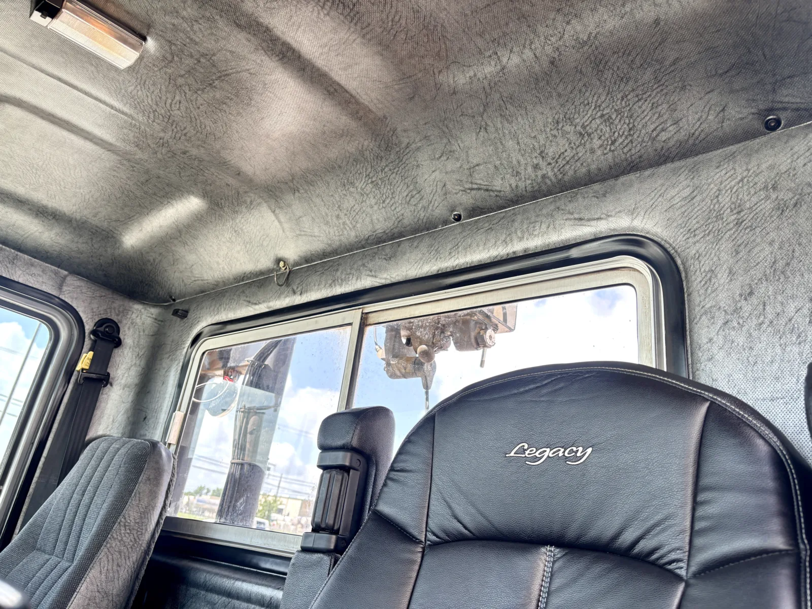 2000 Mack - image 19