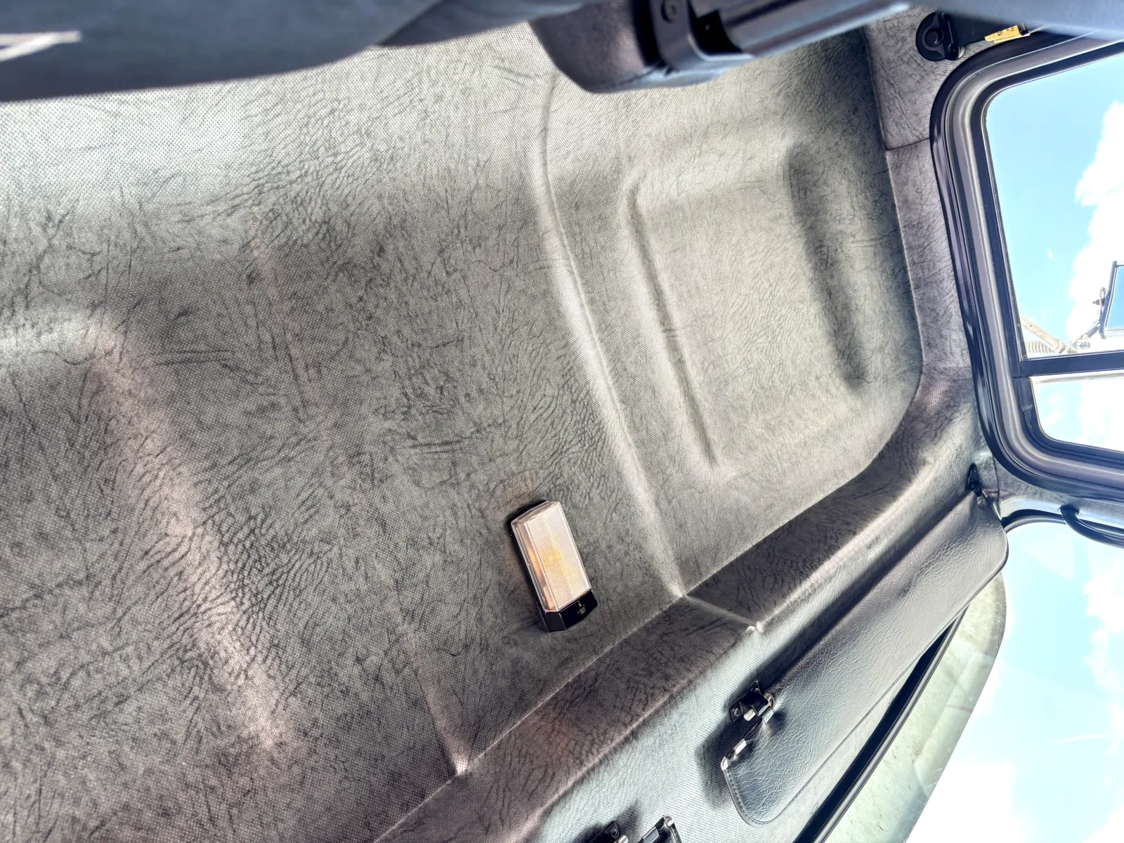 2000 Mack - image 20