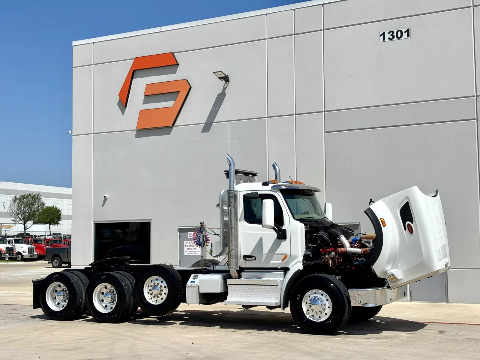 2019 Peterbilt 567 - image 9