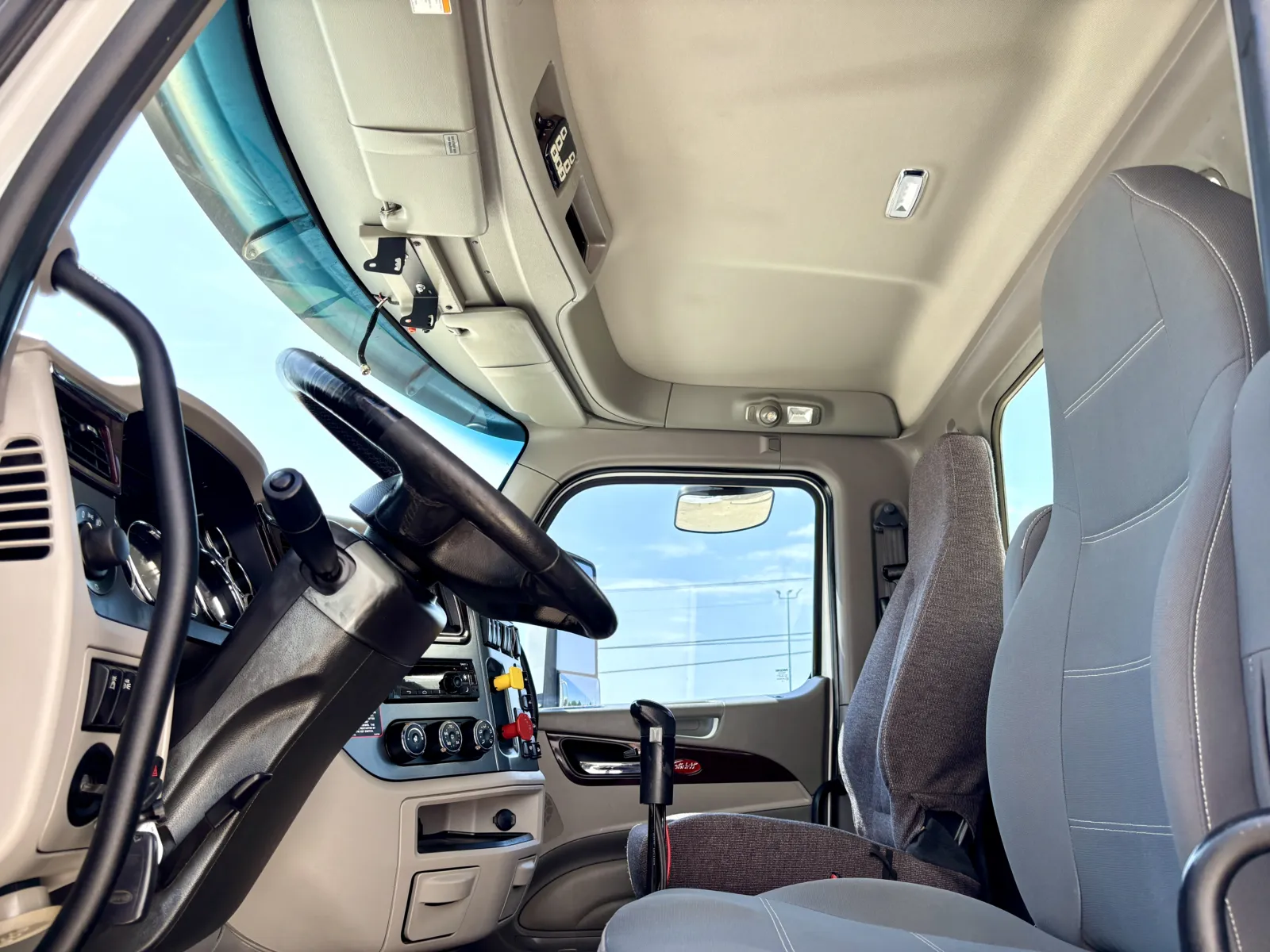 2019 Peterbilt 567 - image 14