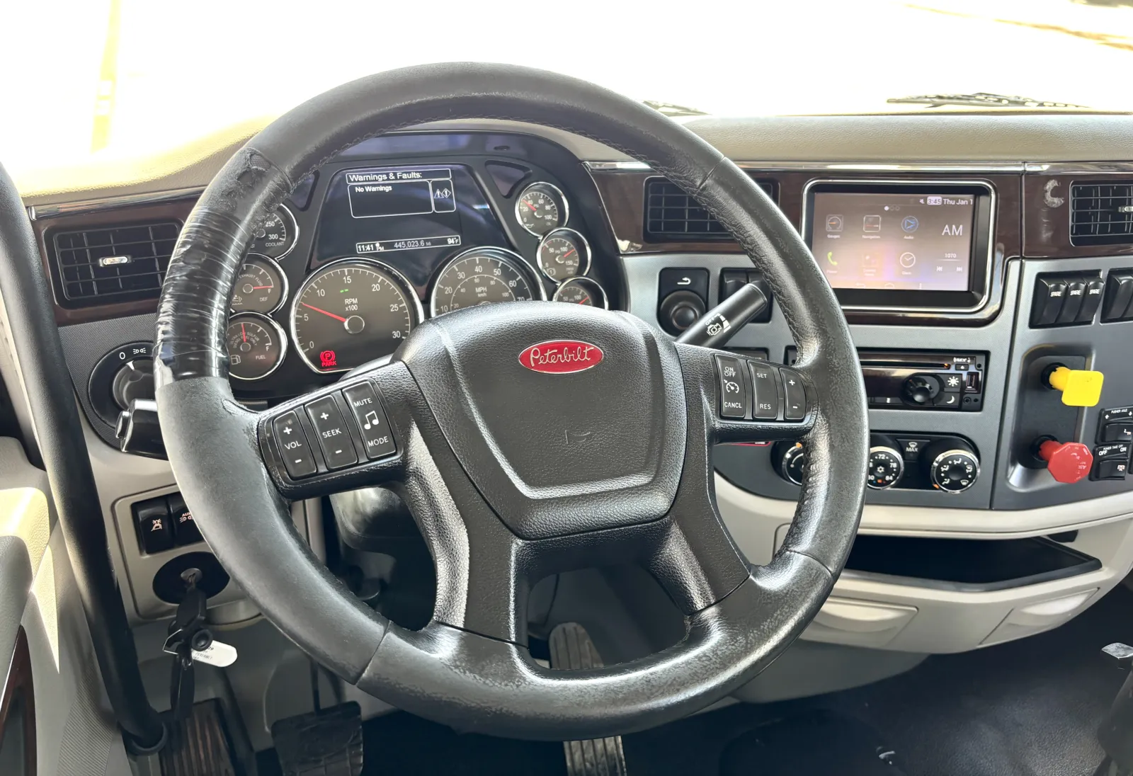 2019 Peterbilt 567 - image 16