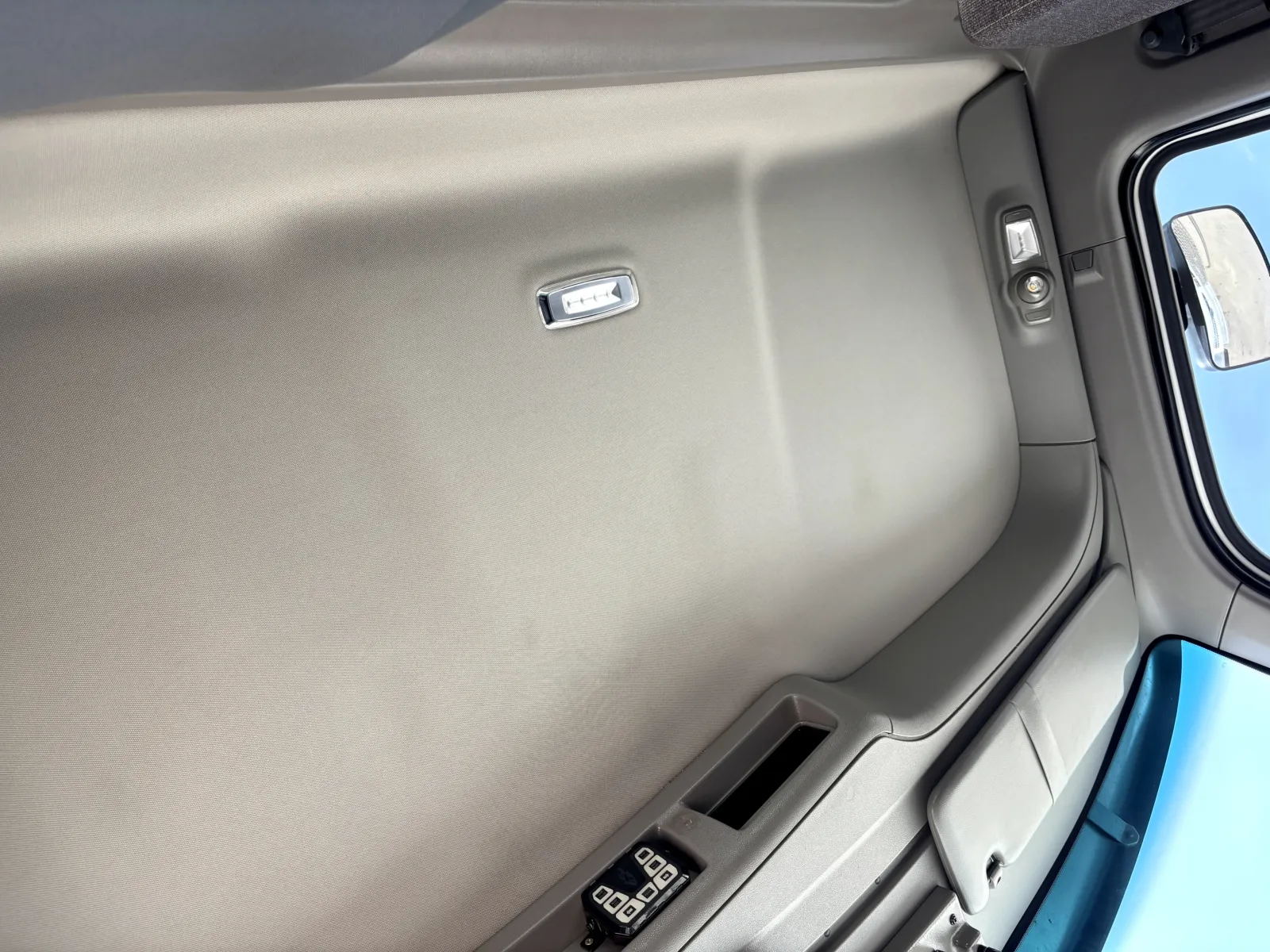 2019 Peterbilt 567 - image 21