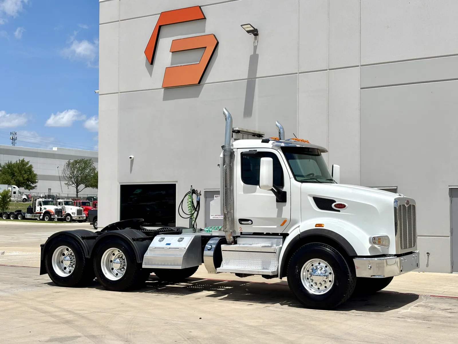 2018 PETERBILT 567