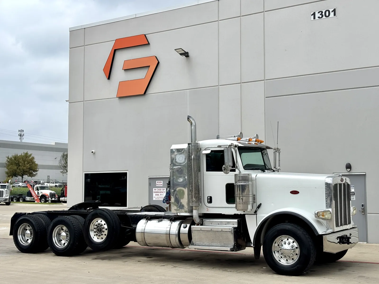 2013 PETERBILT 388