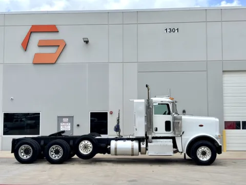 Another view of 2013 PETERBILT 388 for sale in Hutchins, TX at Forge Truck Centers - Texas