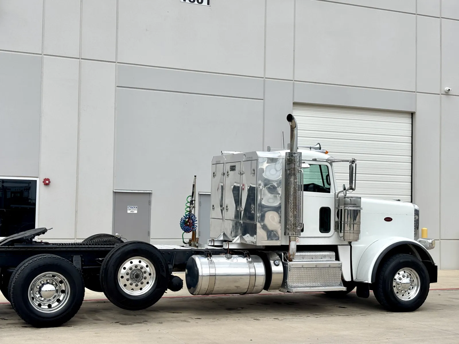 2013 Peterbilt - image 7