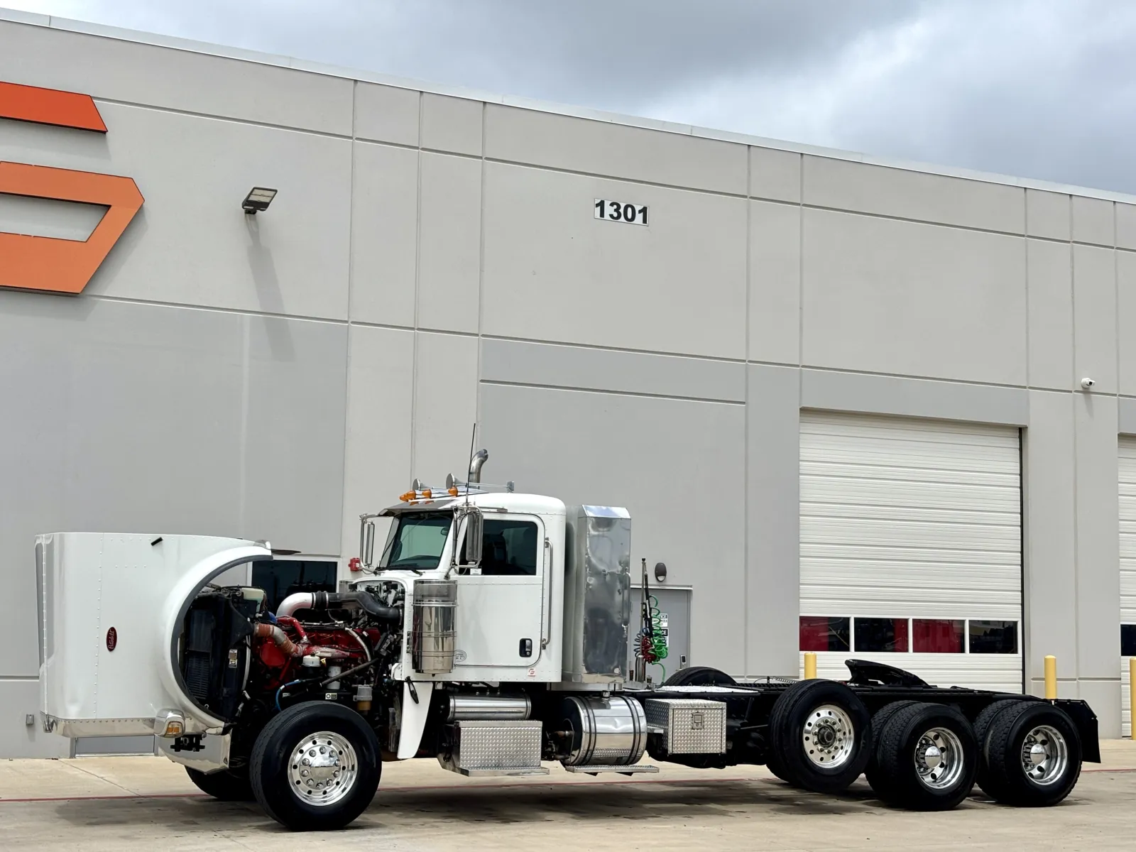 2013 Peterbilt - image 10
