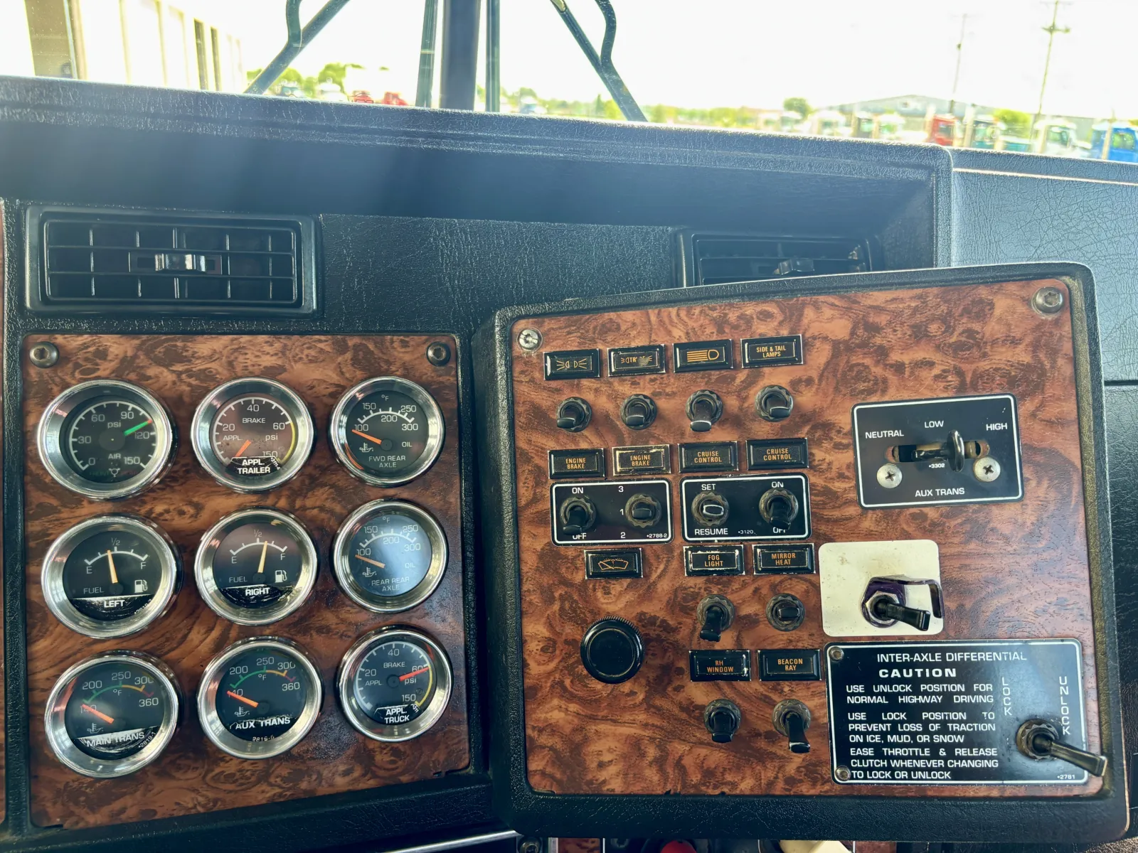 2001 Kenworth - image 15