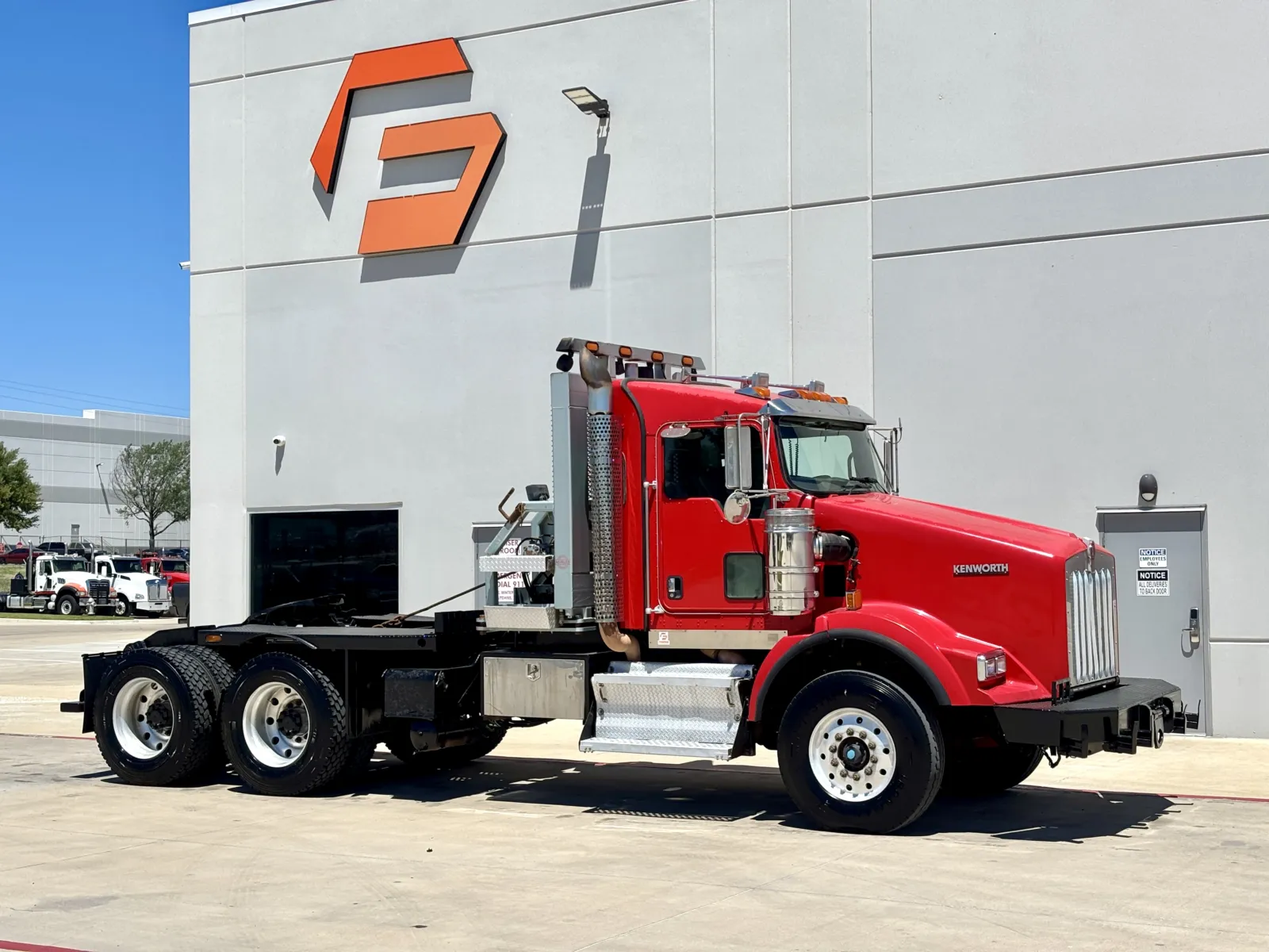 2010 KENWORTH T800 for sale in Hutchins, TX