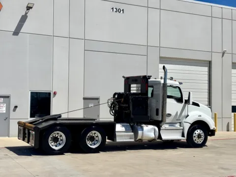 More photos of 2020 KENWORTH T880 at Forge Truck Centers - Texas, TX