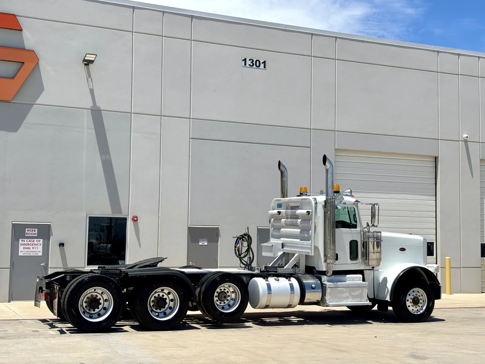 2015 Peterbilt 389 - image 5