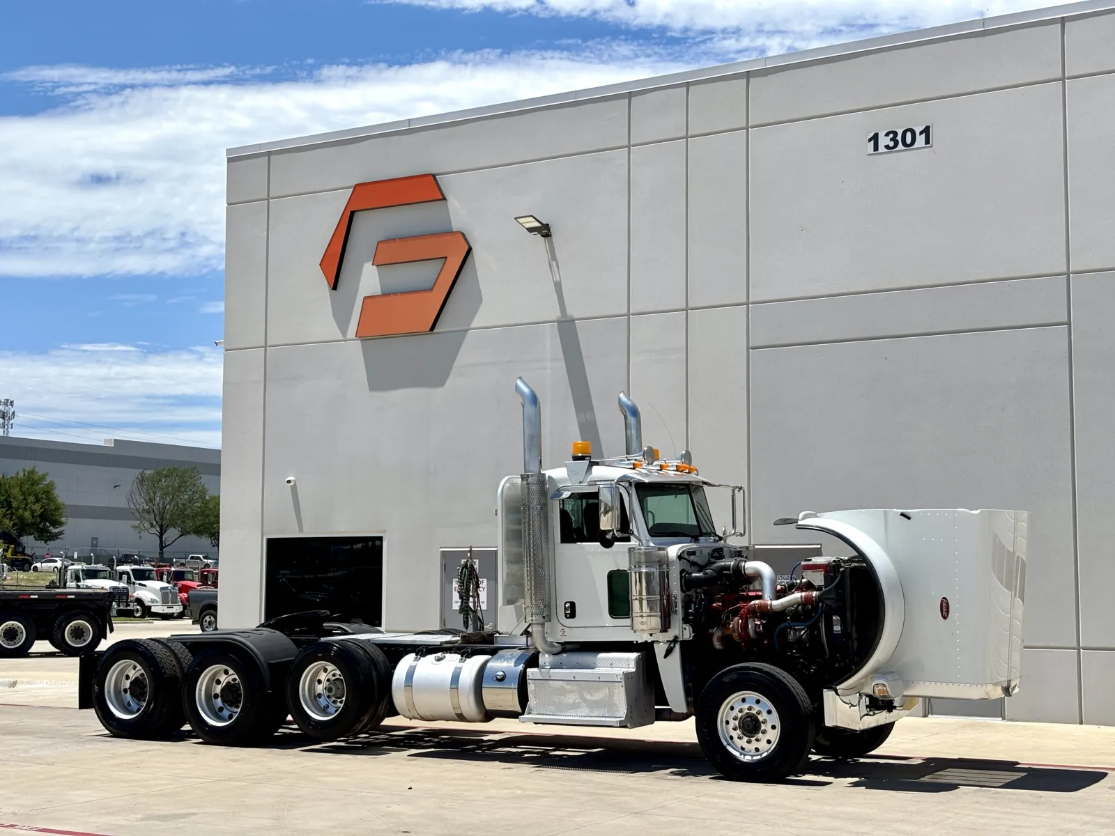 2015 Peterbilt 389 - image 9