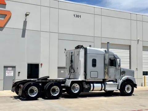 More photos of 2016 FREIGHTLINER SD122 at Forge Truck Centers - Texas, TX