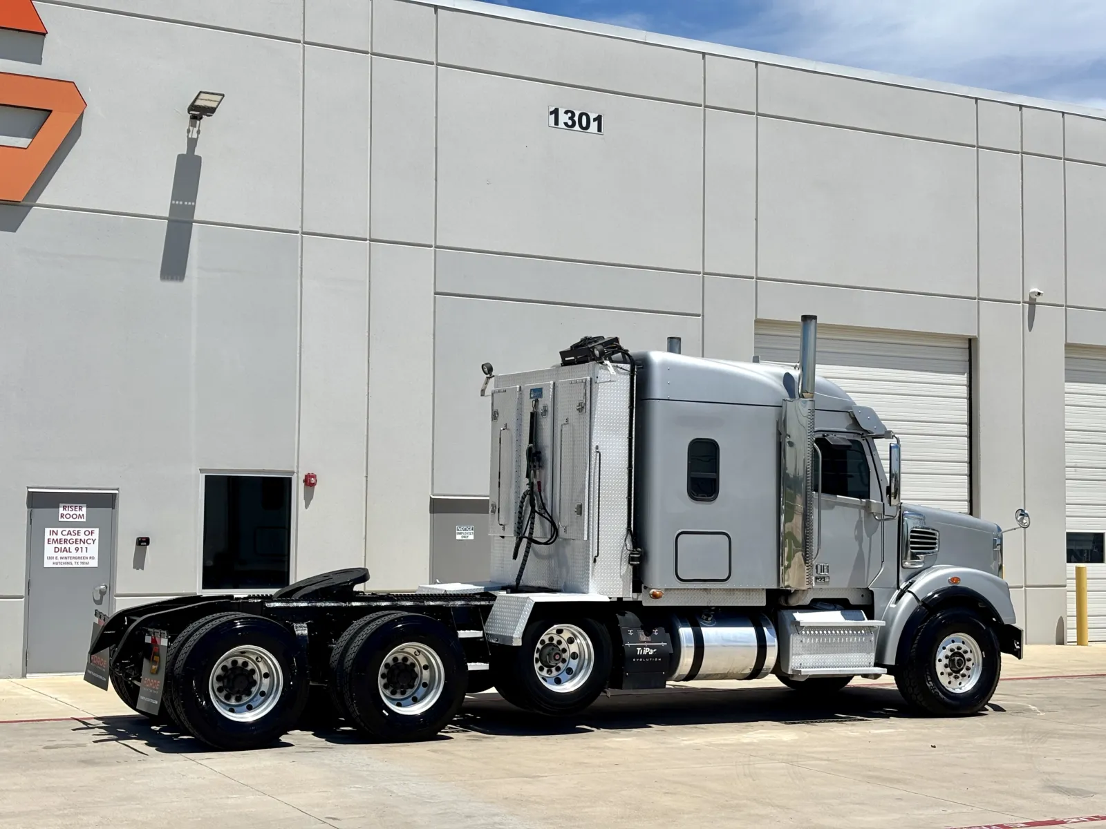 2016 Freightliner 122SD - image 5
