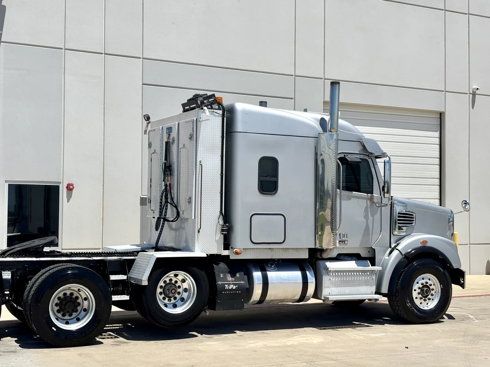 2016 Freightliner 122SD - image 7