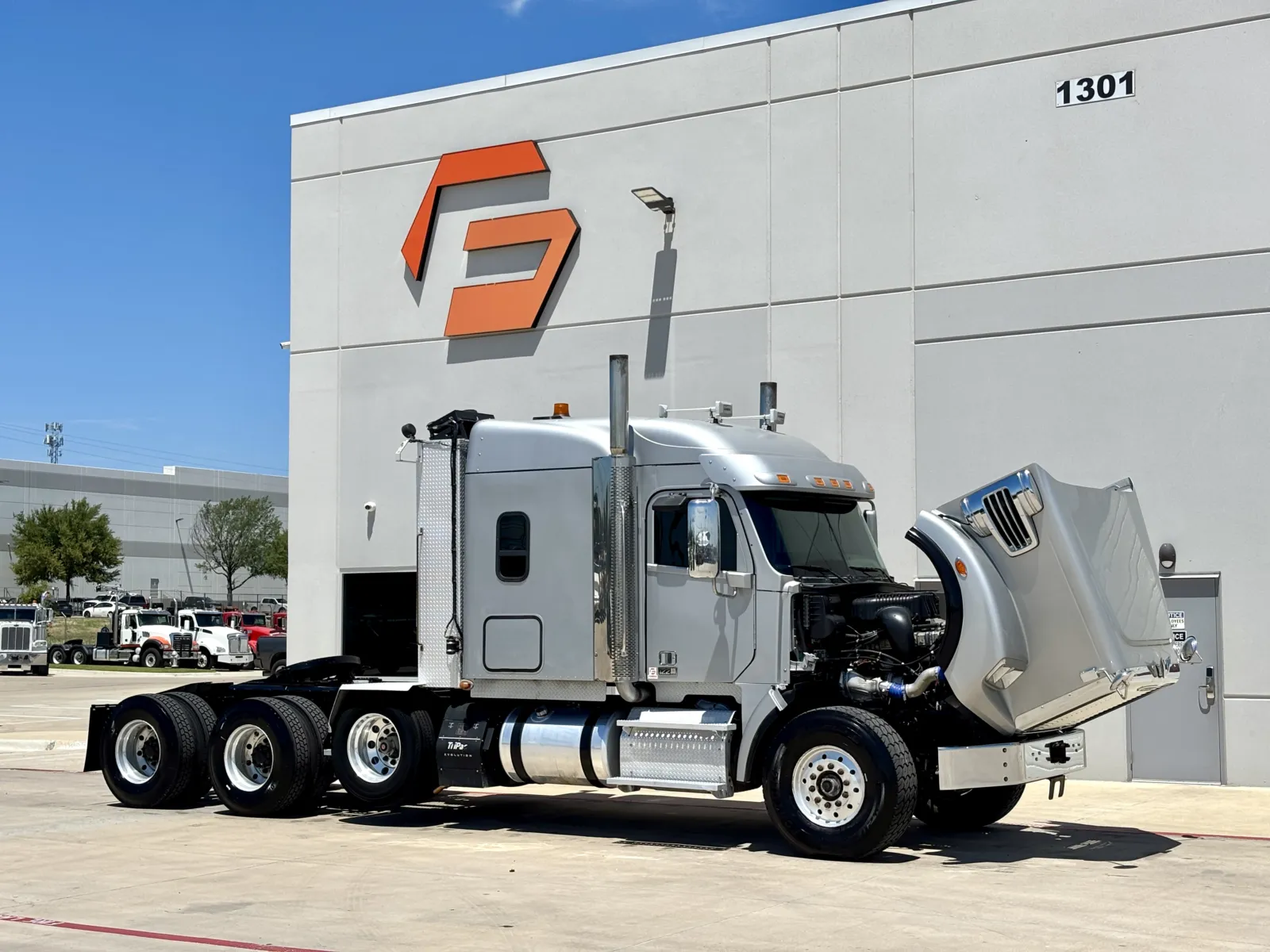 2016 Freightliner 122SD - image 9