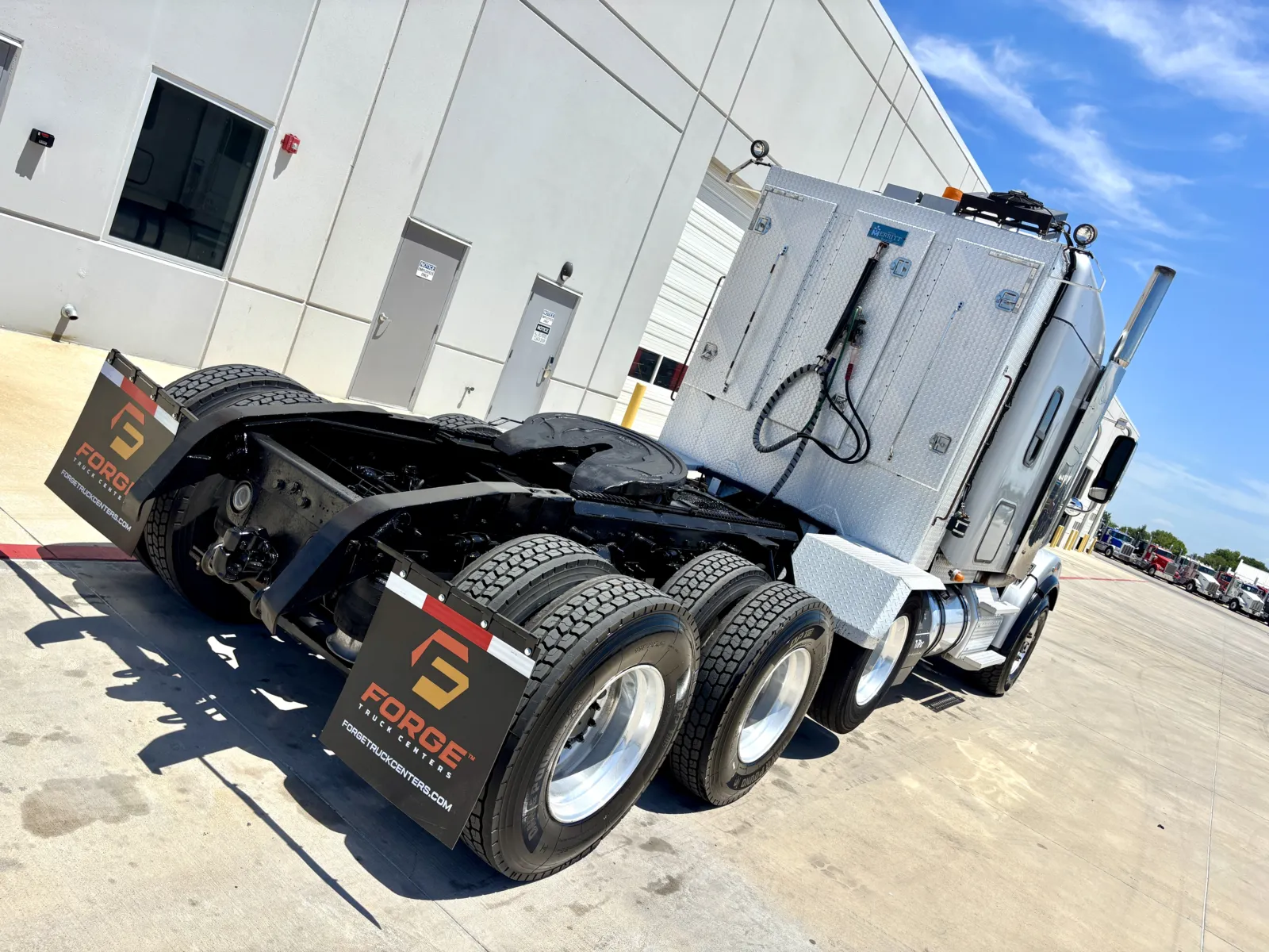 2016 Freightliner 122SD - image 11