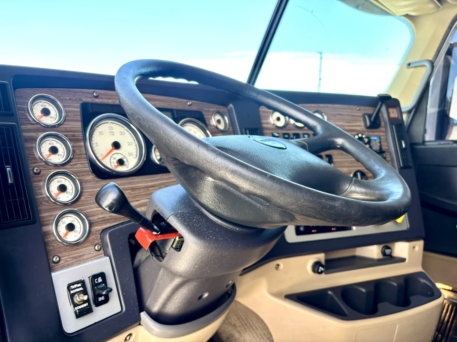 2016 Freightliner 122SD - image 15