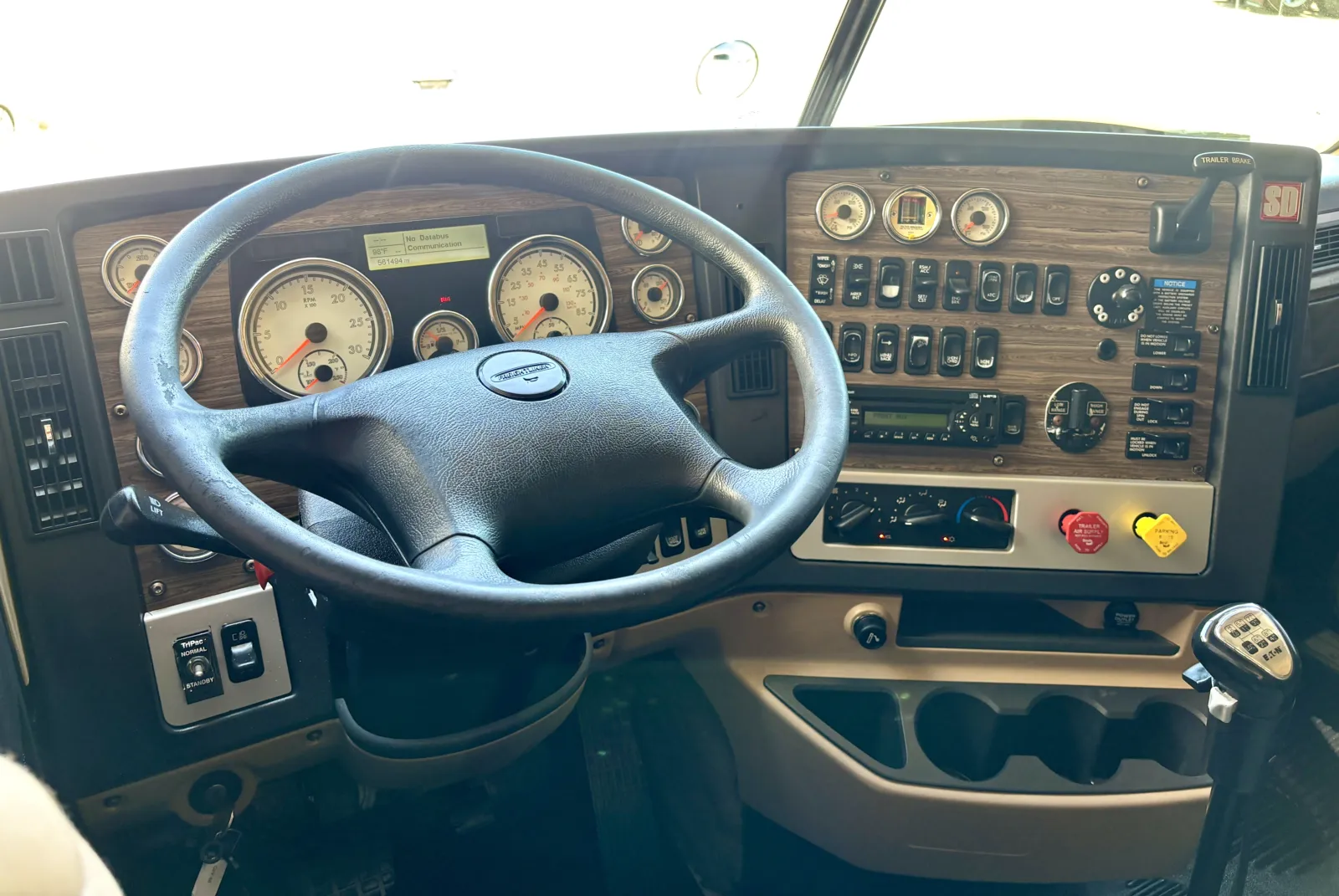 2016 Freightliner 122SD - image 16