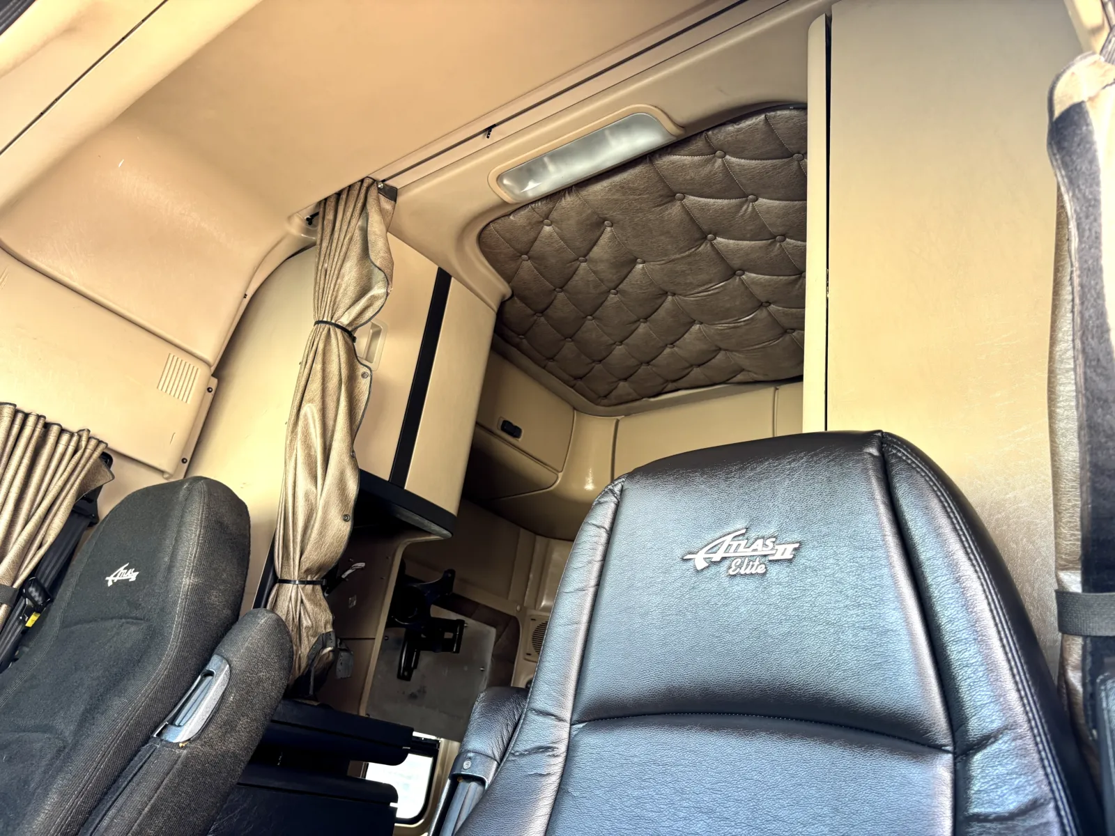 2016 Freightliner 122SD - image 19