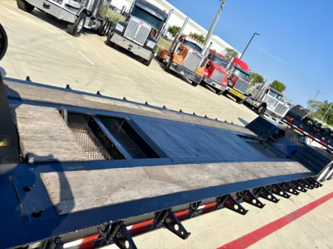 More photos of 2013 LANDOLL RGN at Forge Truck Centers - Texas, TX