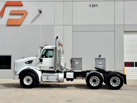 More photos of 2016 PETERBILT 567 at Forge Truck Centers - Texas, TX