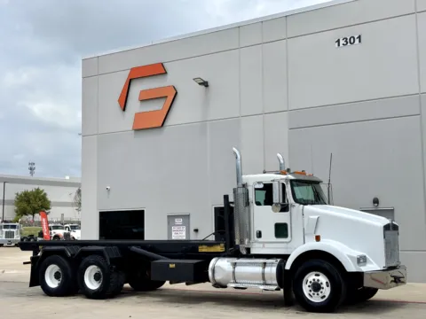 2007 KENWORTH T800 for sale in Hutchins, TX