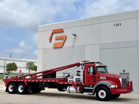 2009 MACK GU813 for sale in Hutchins, TX