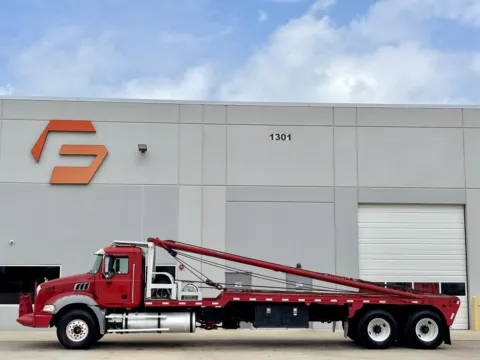 More photos of 2009 MACK GU813 at Forge Truck Centers - Texas, TX