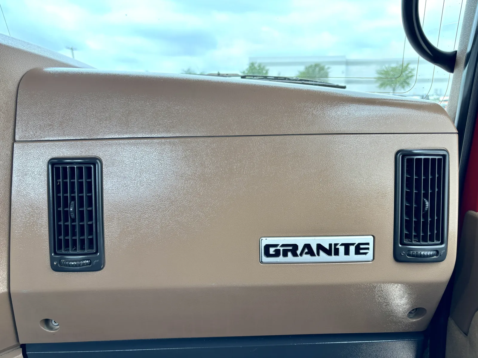 2009 Mack - image 19