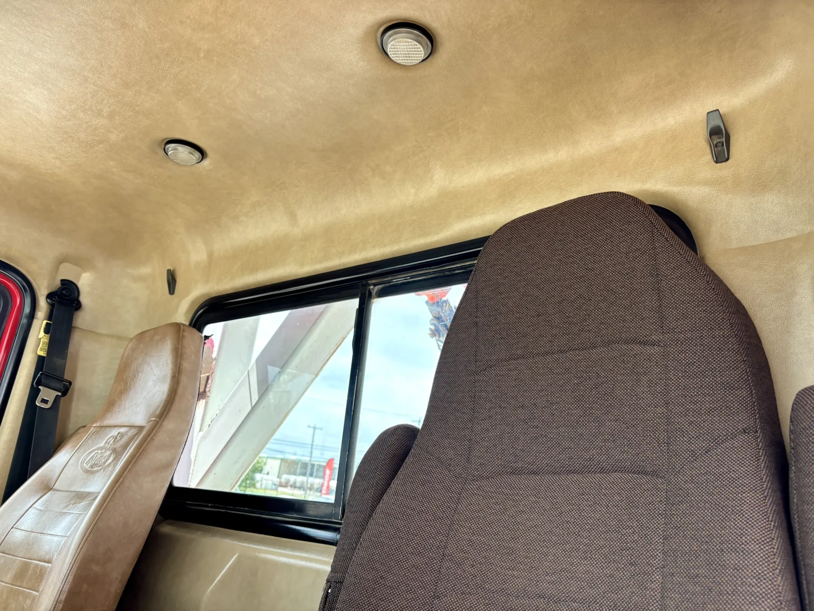 2009 Mack - image 20