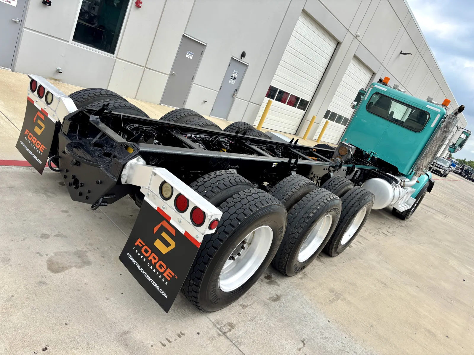 2013 Peterbilt 365 - image 11