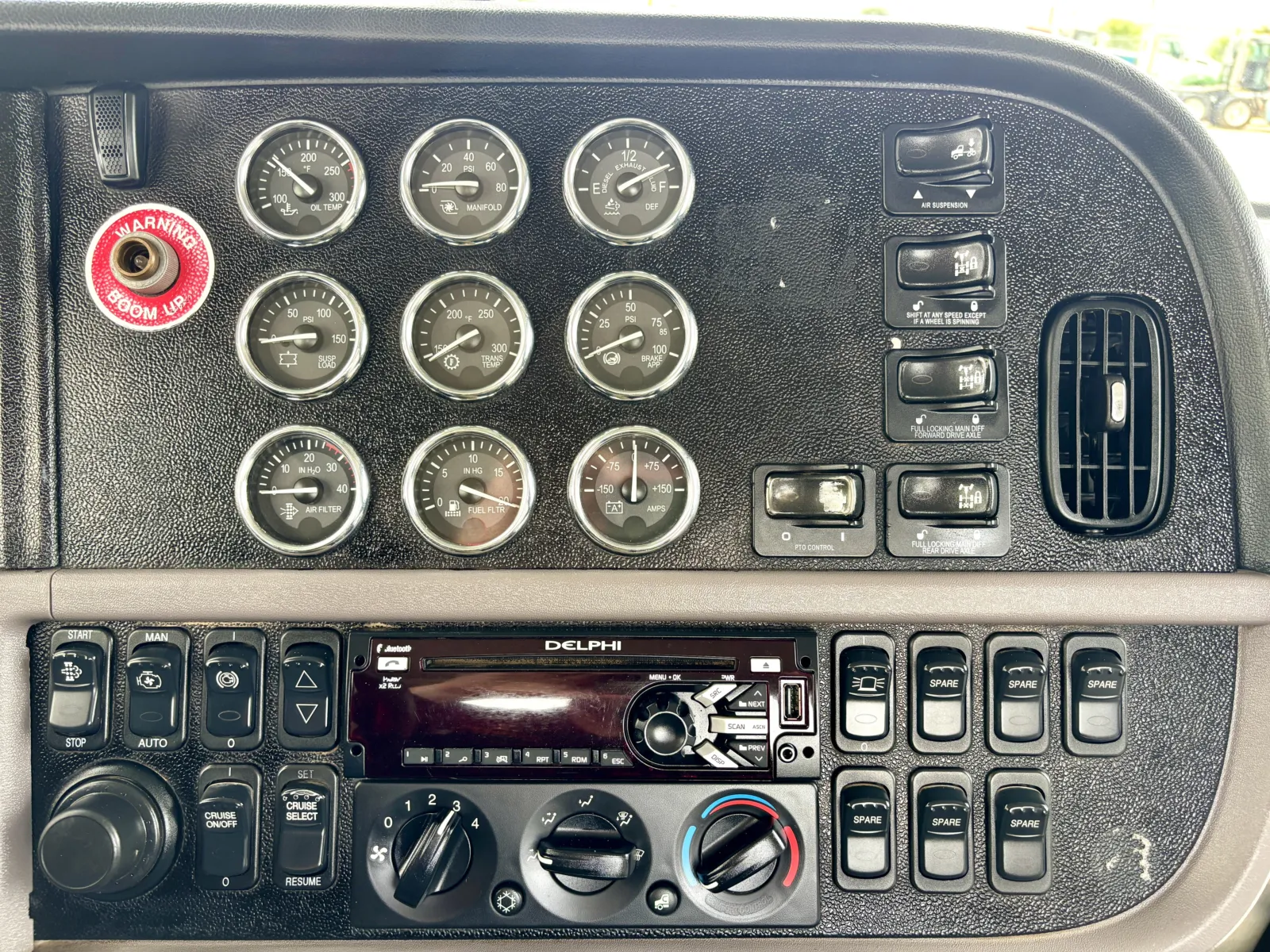 2013 Peterbilt 365 - image 18