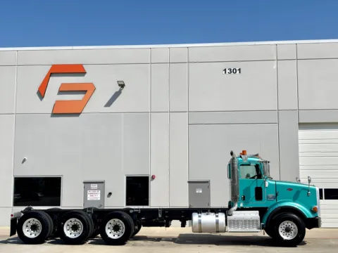 Another view of 2014 PETERBILT 365 for sale in Hutchins, TX at Forge Truck Centers - Texas