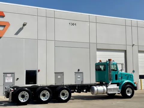 More photos of 2014 PETERBILT 365 at Forge Truck Centers - Texas, TX