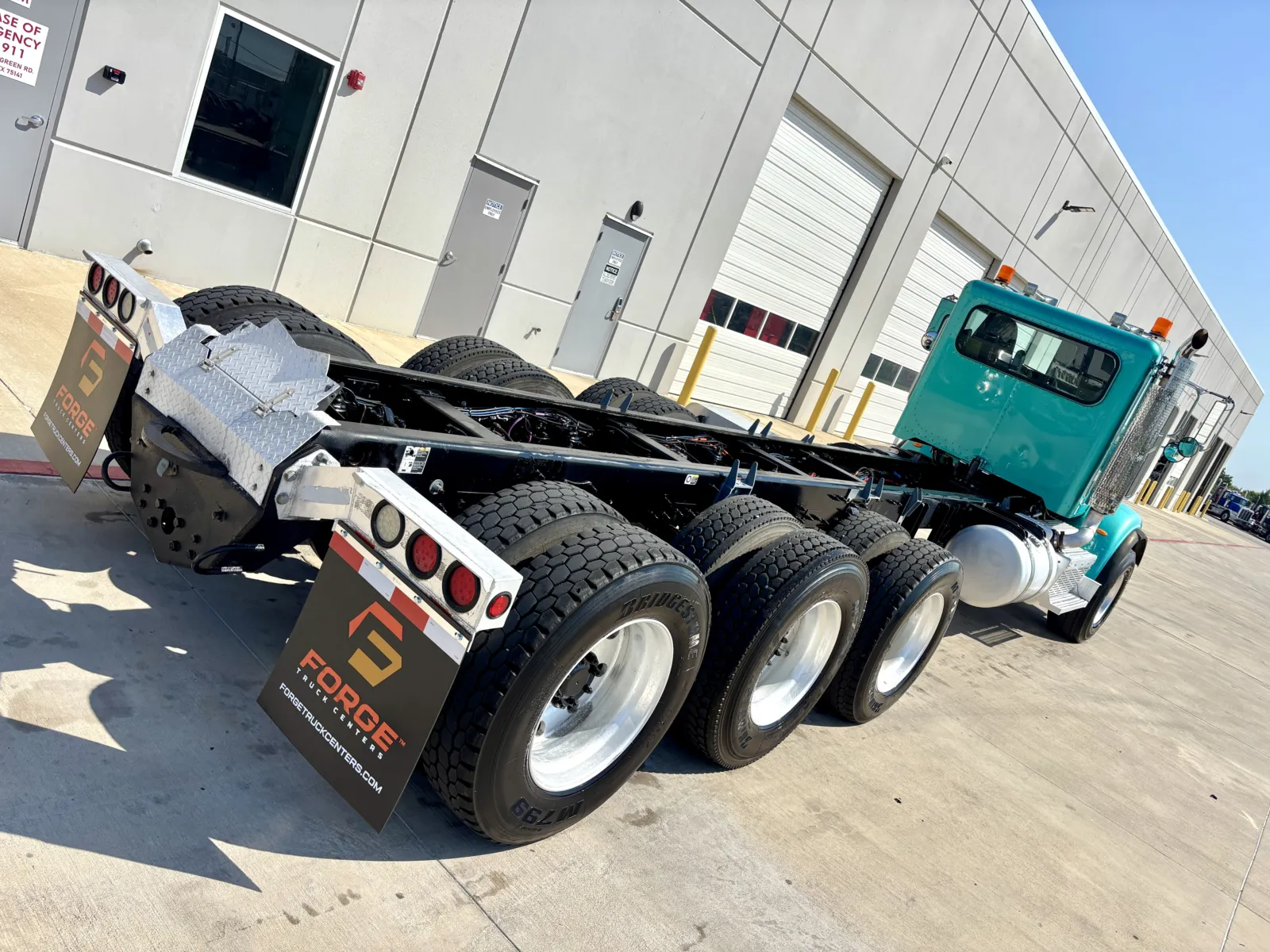 2014 Peterbilt 365 - image 11