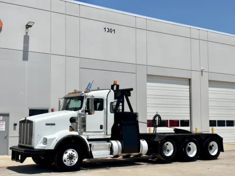 Photos of 2009 KENWORTH T800 for sale in Hutchins, TX at Forge Truck Centers - Texas
