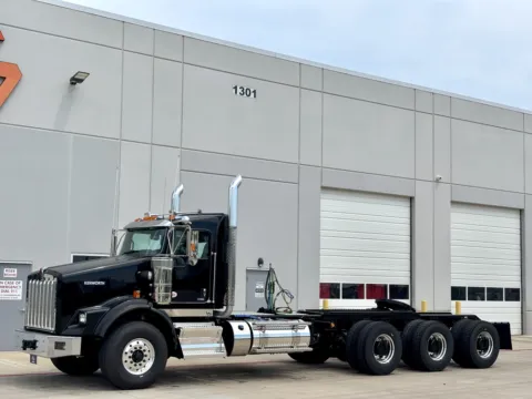 Photos of 2026 KENWORTH T800 for sale in Hutchins, TX at Forge Truck Centers - Texas