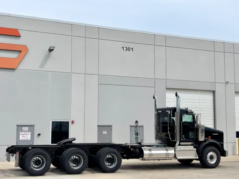 More photos of 2026 KENWORTH T800 at Forge Truck Centers - Texas, TX