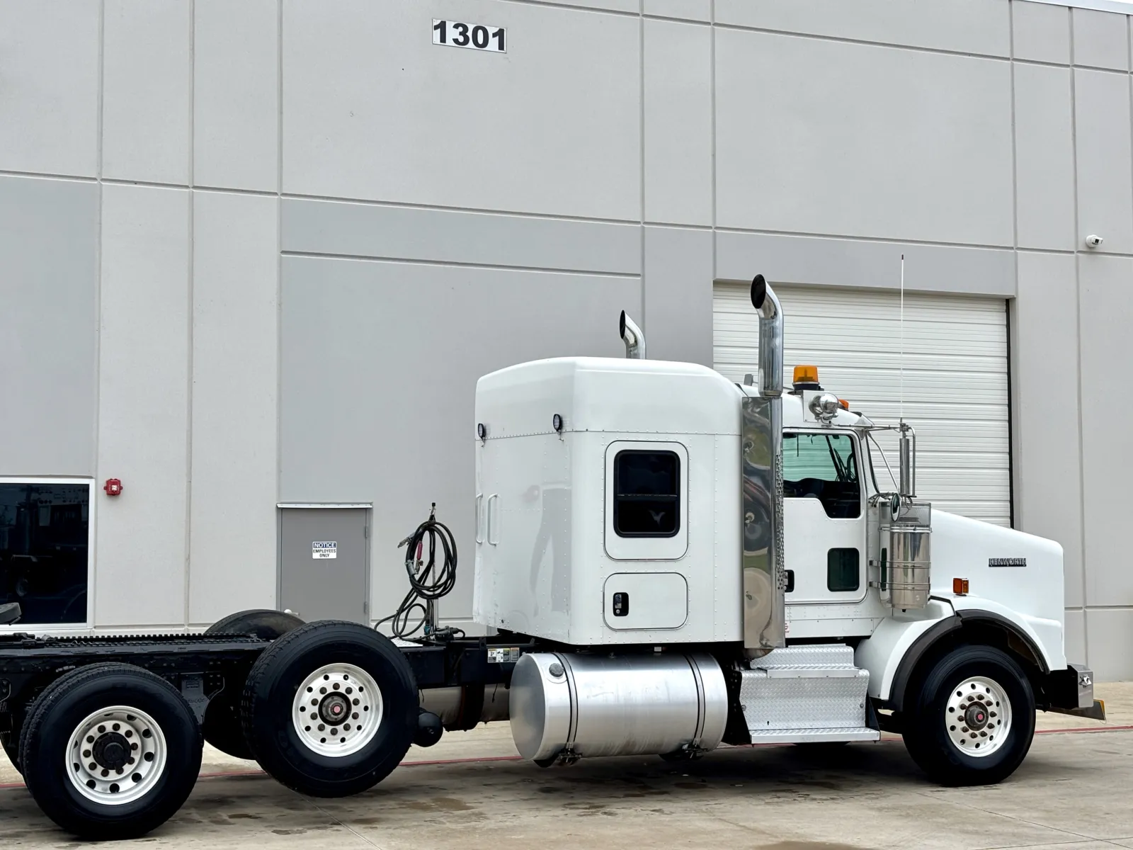 2016 Kenworth T800 - image 7