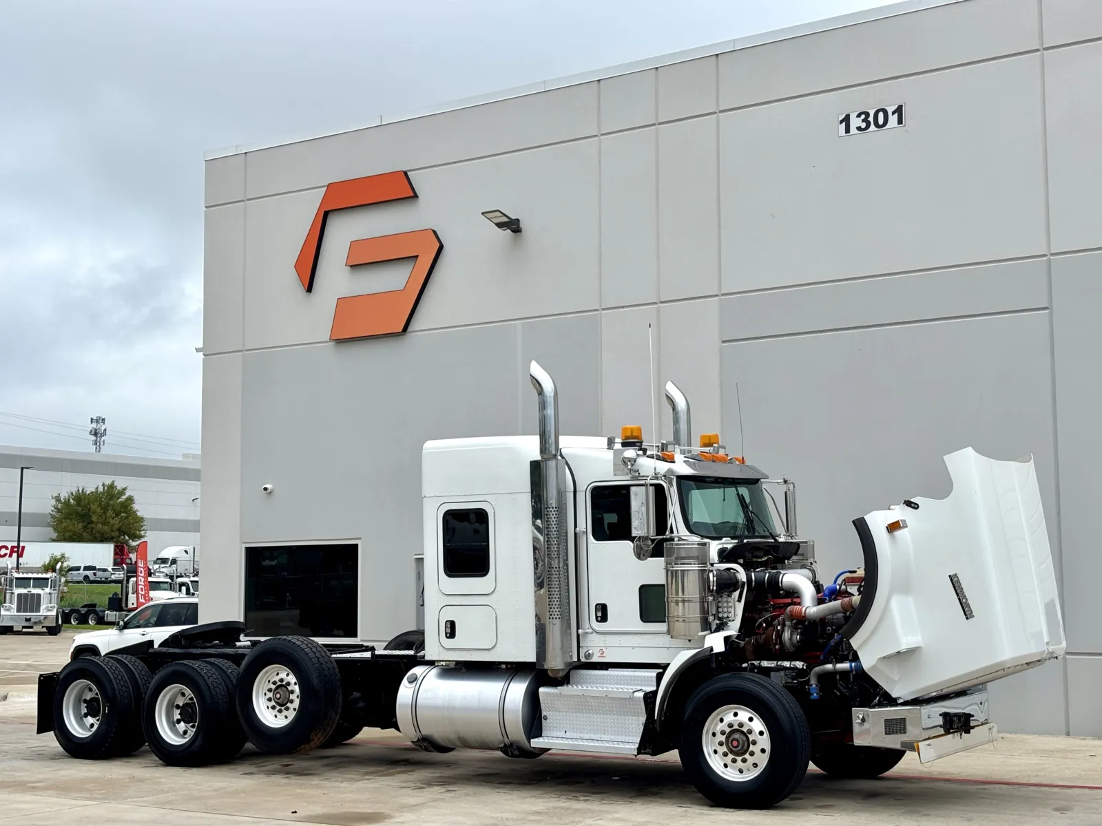 2016 Kenworth T800 - image 9