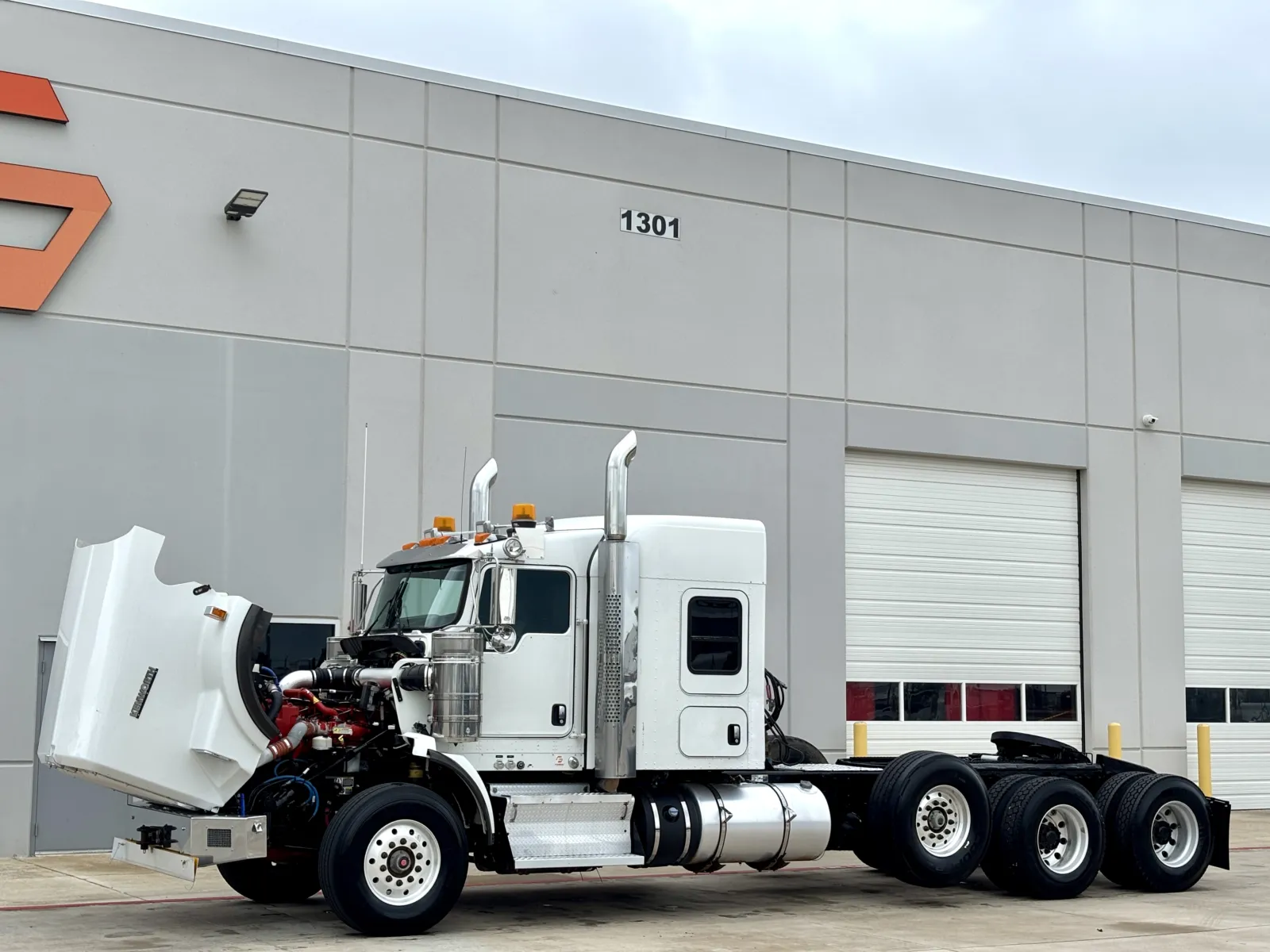 2016 Kenworth T800 - image 10