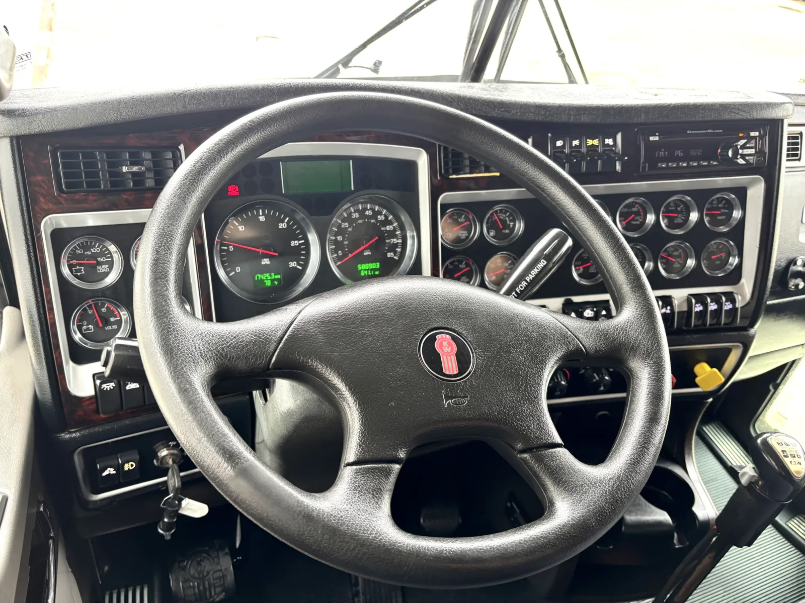 2016 Kenworth T800 - image 16