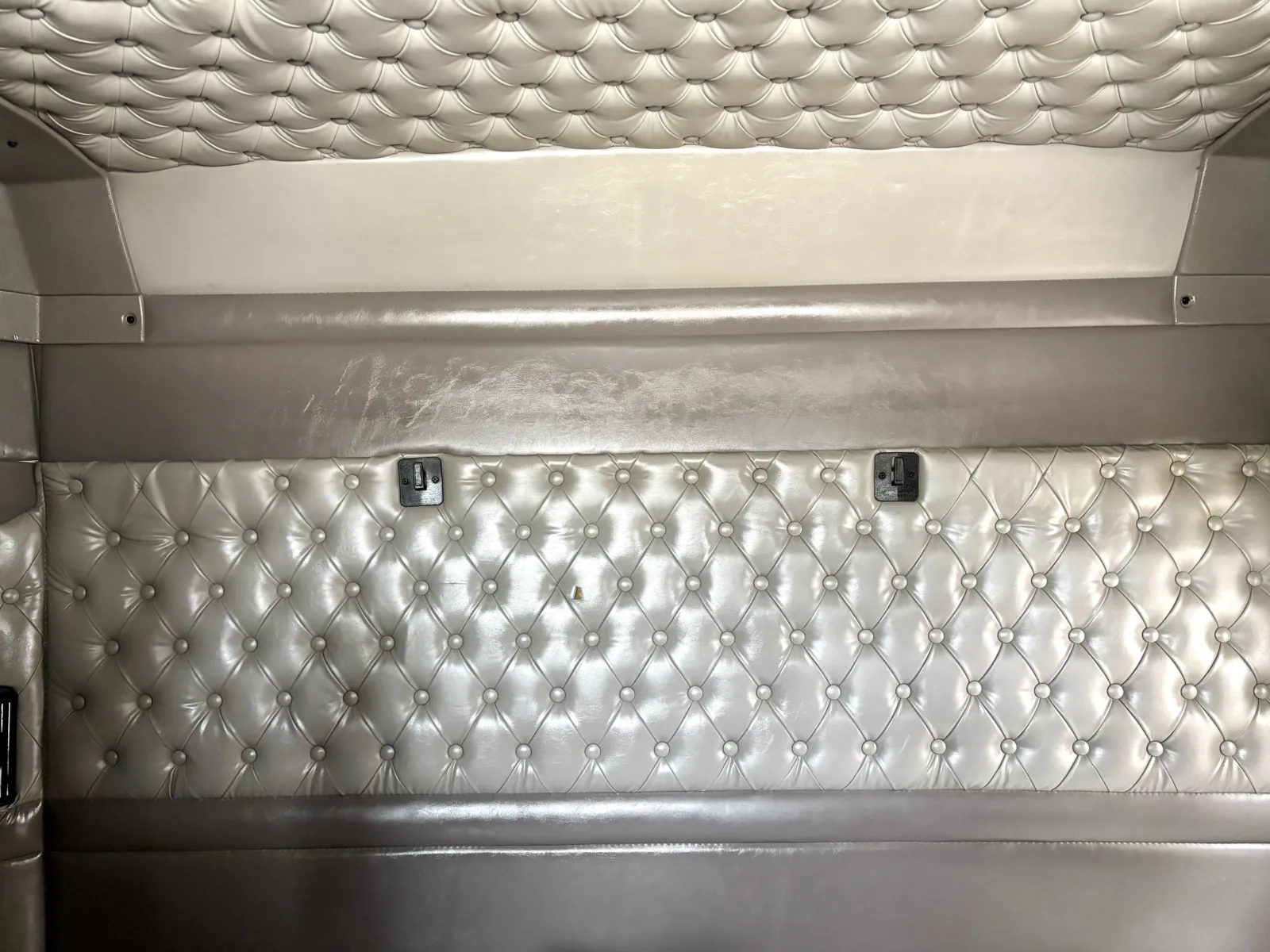 2016 Kenworth T800 - image 23