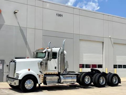 Photos of 2017 KENWORTH W900 for sale in Hutchins, TX at Forge Truck Centers - Texas