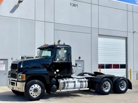 Photos of 2019 MACK PINNACLE for sale in Hutchins, TX at Forge Truck Centers - Texas