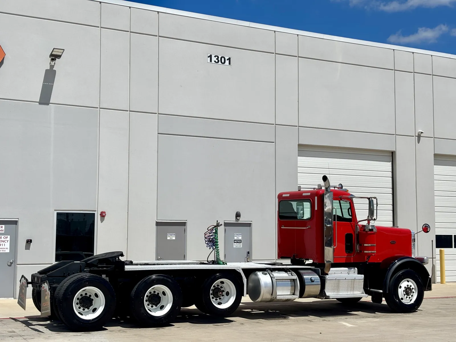 2015 Peterbilt 389 - image 5