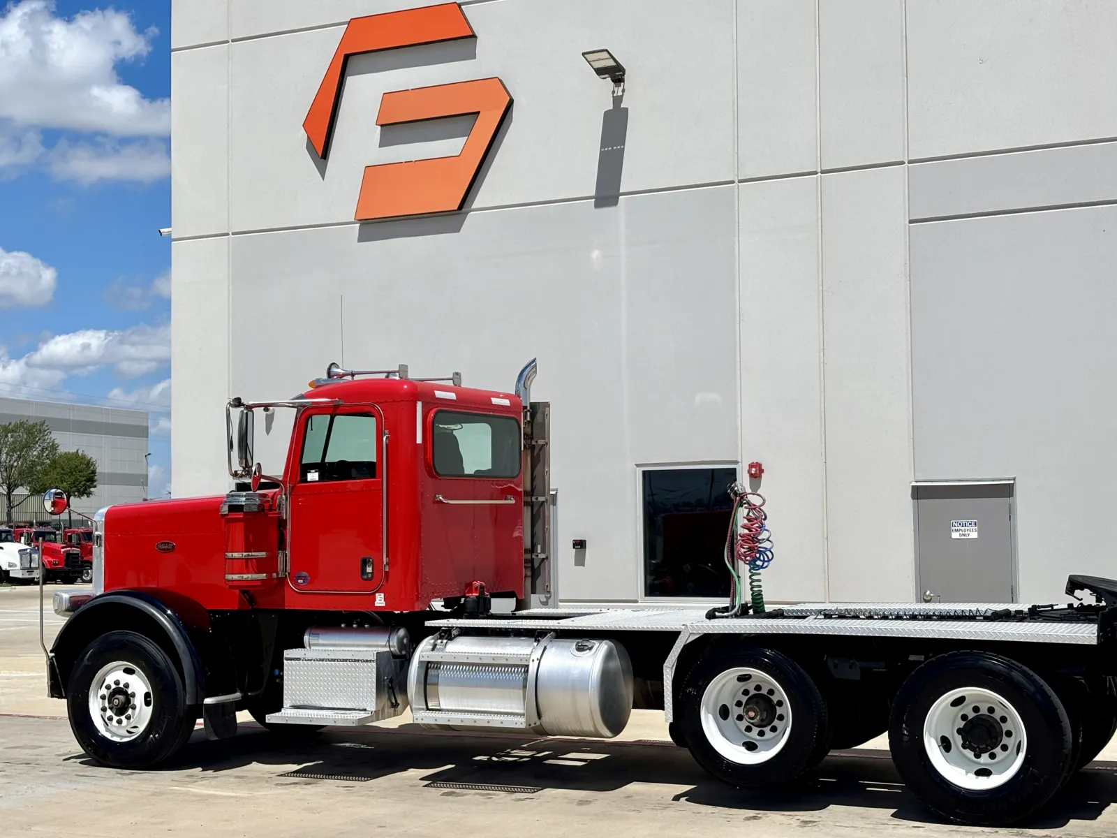 2015 Peterbilt 389 - image 8