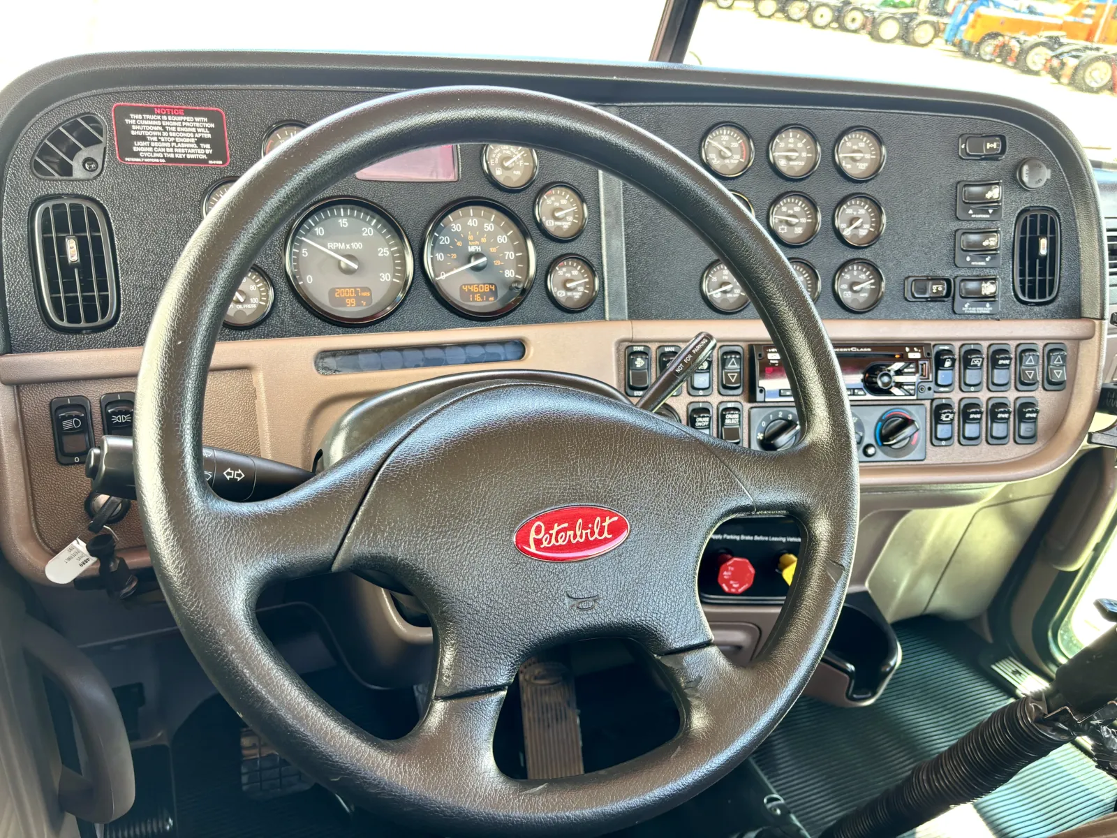 2015 Peterbilt 389 - image 16